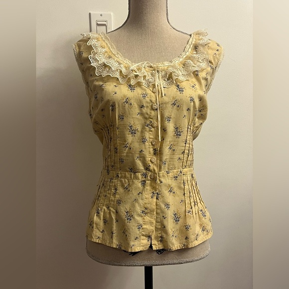 Vintage Tops - Vintage 90s Buttercup Yellow Floral Chemise Lace Top Size 14
